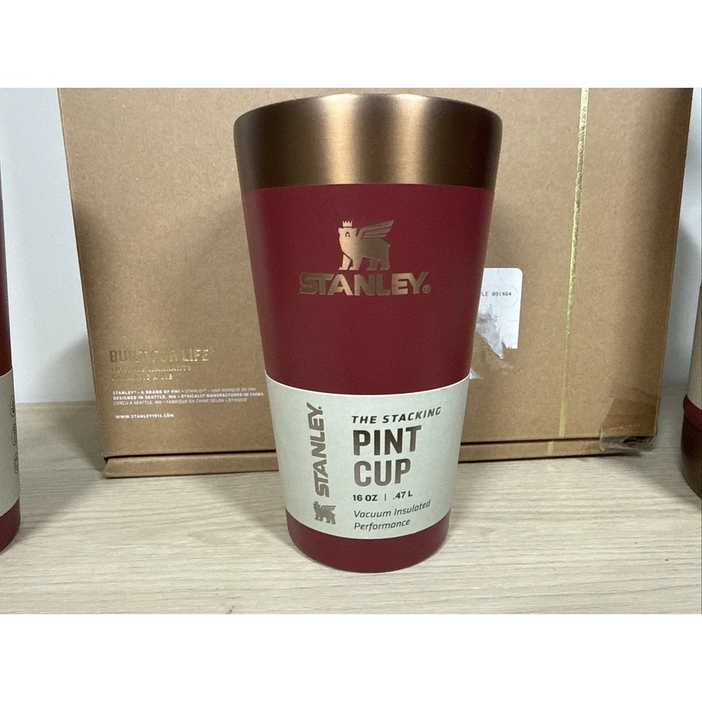 Stanley The Stay-Chill Growler Set | 64 OZ/16 OZ - Picture 3 of 10